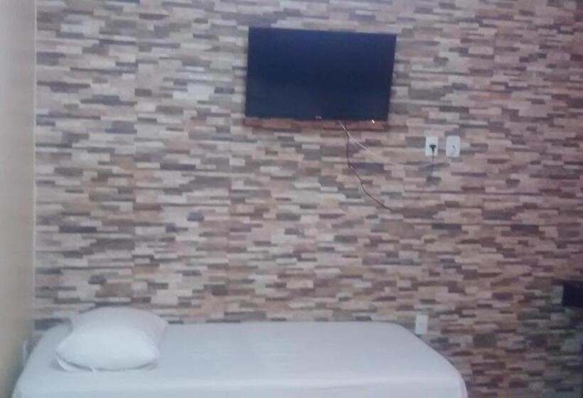 ホテル Dois Candangos