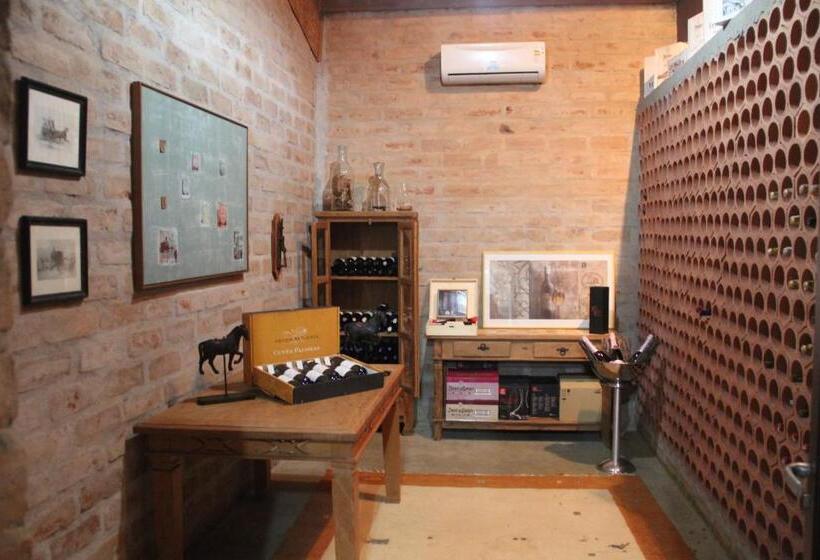 Отель Ladiv Ttá