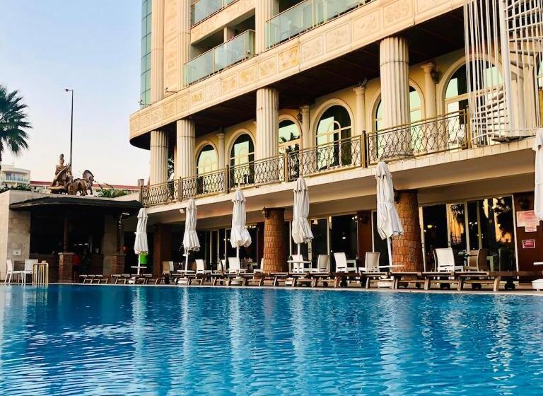 Laur Hotels Experience & Elegance