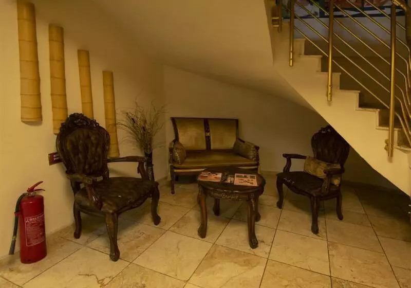 Laur Hotels Experience & Elegance