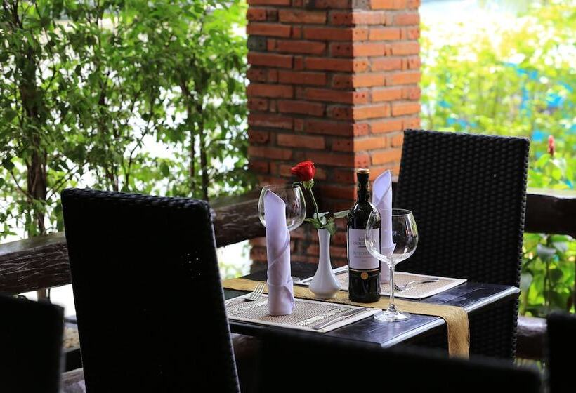 هتل My Unique Villa Siemreap