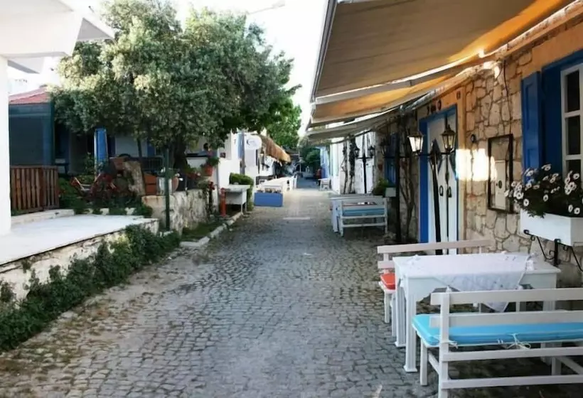 هتل Nish Alacati