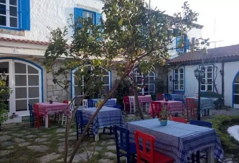 هتل Nish Alacati