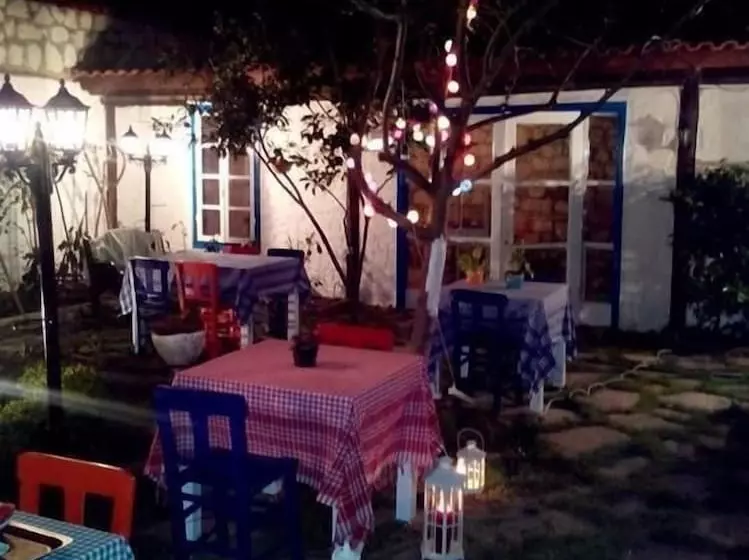 هتل Nish Alacati