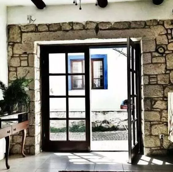 هتل Nish Alacati