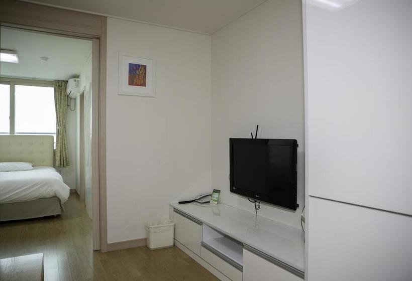 هتل Jungmun Yegreen Residence