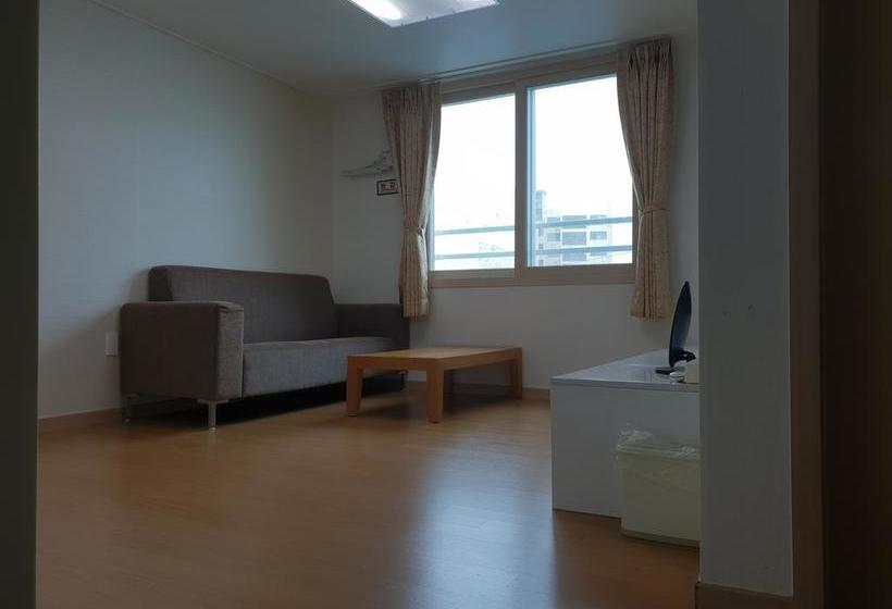 هتل Jungmun Yegreen Residence