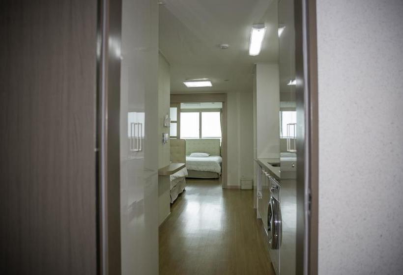 هتل Jungmun Yegreen Residence
