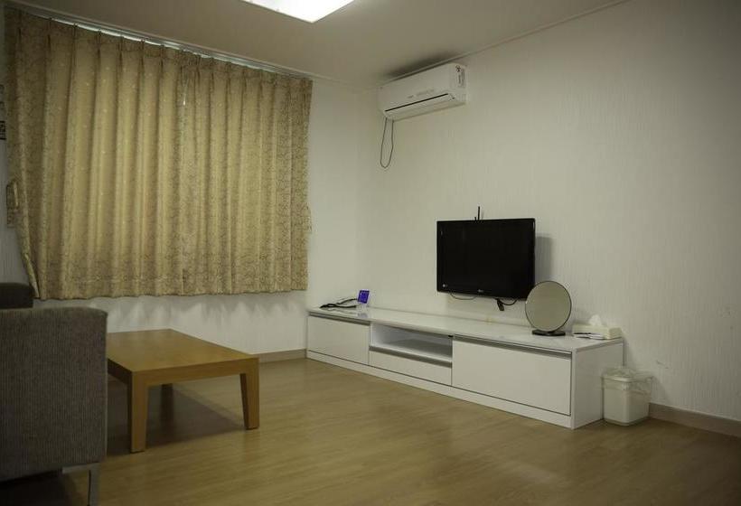 هتل Jungmun Yegreen Residence