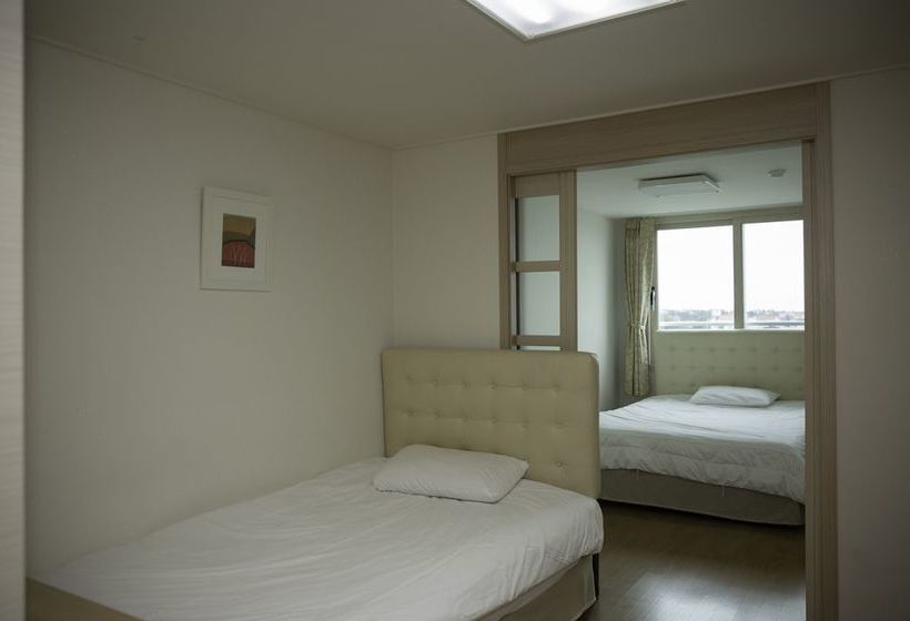 هتل Jungmun Yegreen Residence