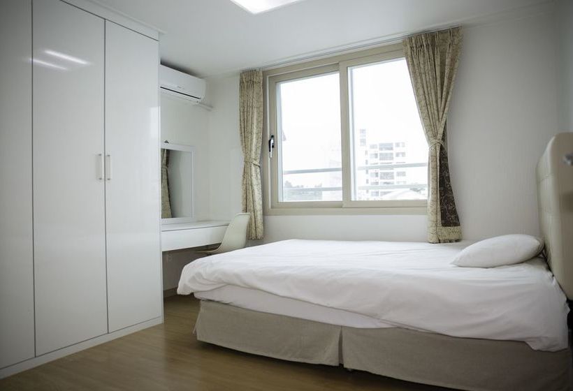 هتل Jungmun Yegreen Residence
