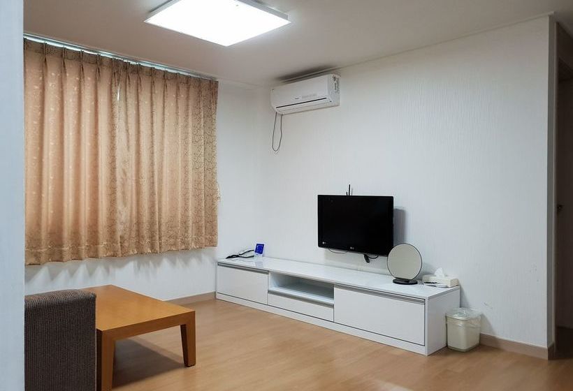 هتل Jungmun Yegreen Residence