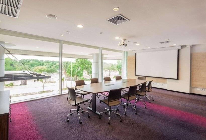 Radisson Hotel Santa Cruz