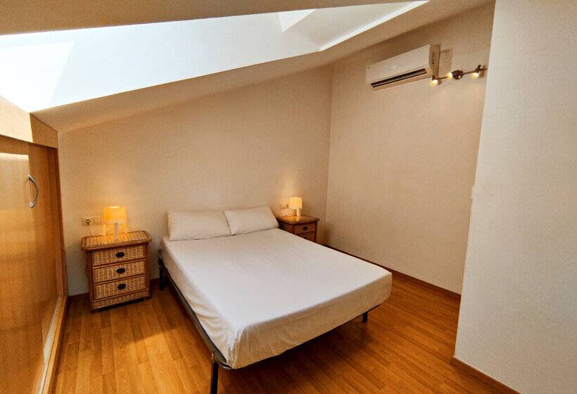 Apartamentos Gandia Universidad 3000