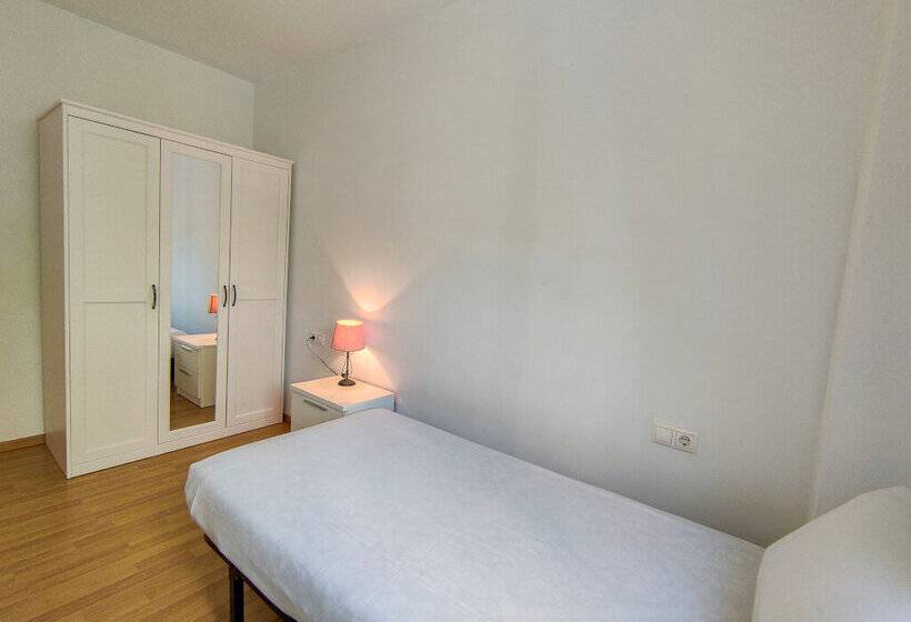 Apartamentos Gandia Universidad 3000