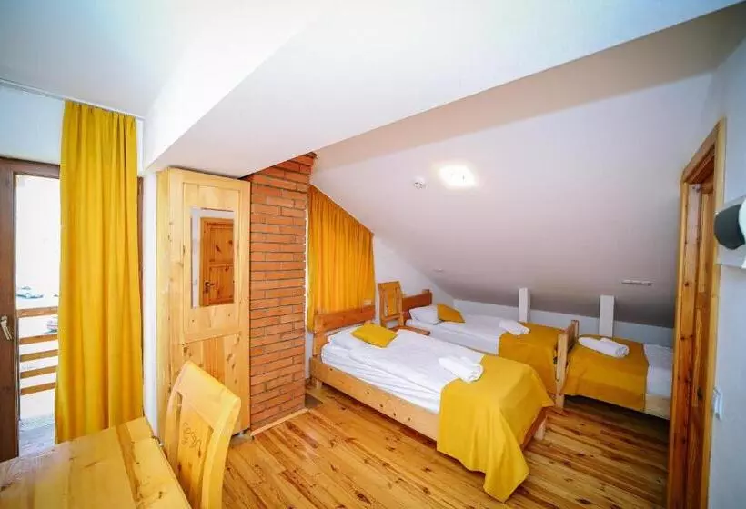 تختخواب و صبحانه Alpenhaus Kazbegi Hotel & Restaurant