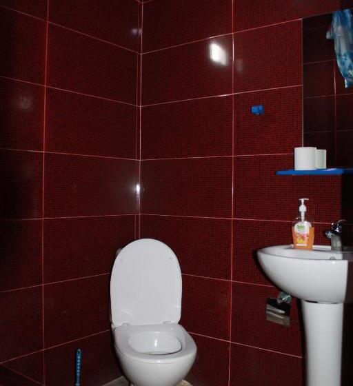 تختخواب و صبحانه Guest House Shota