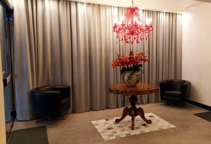 בית מלון כפרי Colonial