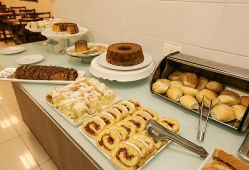 בית מלון כפרי Colonial