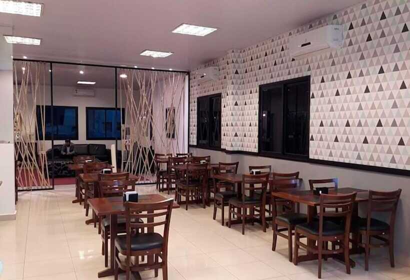 בית מלון כפרי Colonial