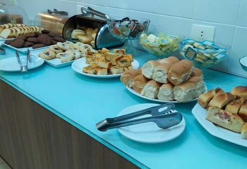 בית מלון כפרי Colonial