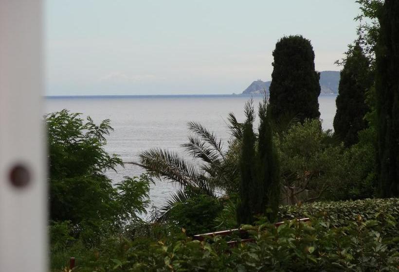 فندق de la Plage