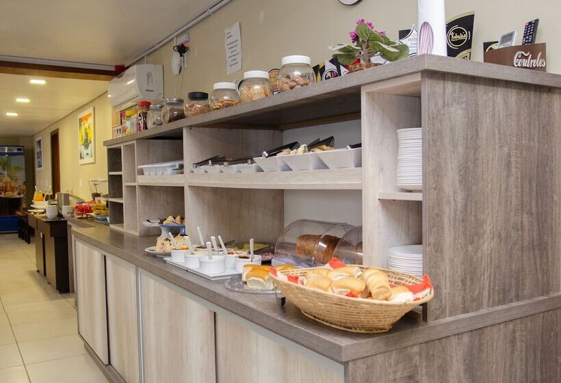 ホテル Marechal Plaza