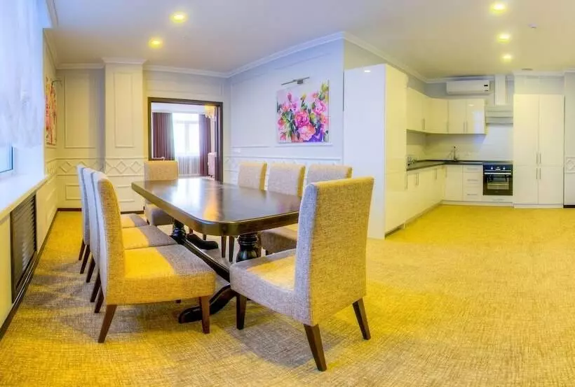 Reston Hotel & Spa