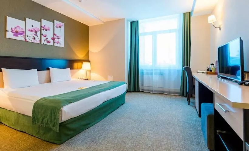 Reston Hotel & Spa