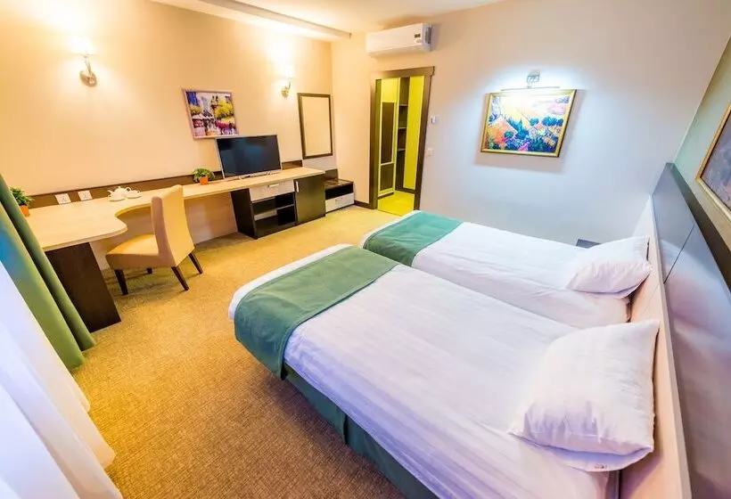 Reston Hotel & Spa
