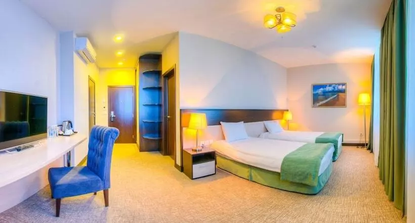 Reston Hotel & Spa
