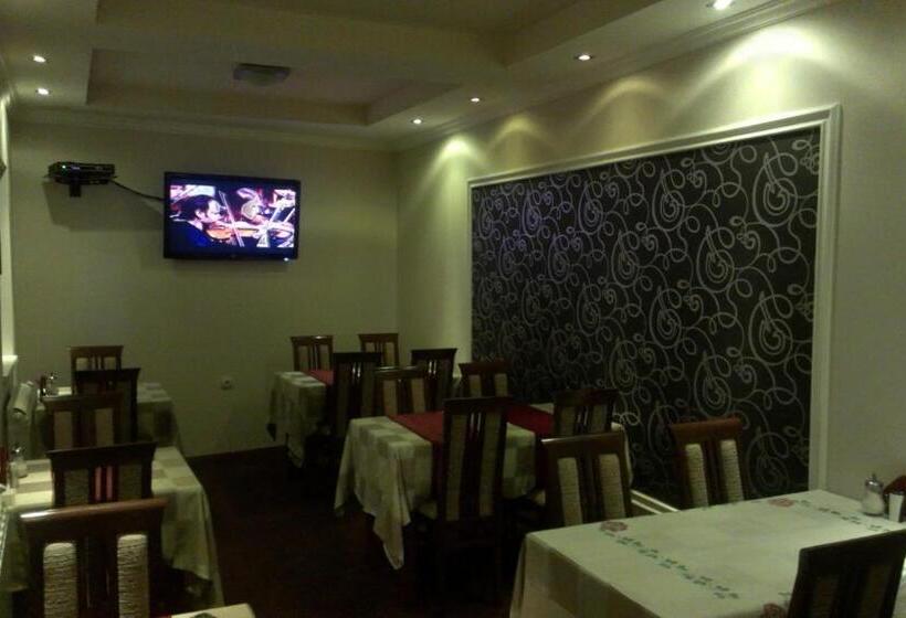 مسافرخانه Private Accommodation Lidija Rakočević