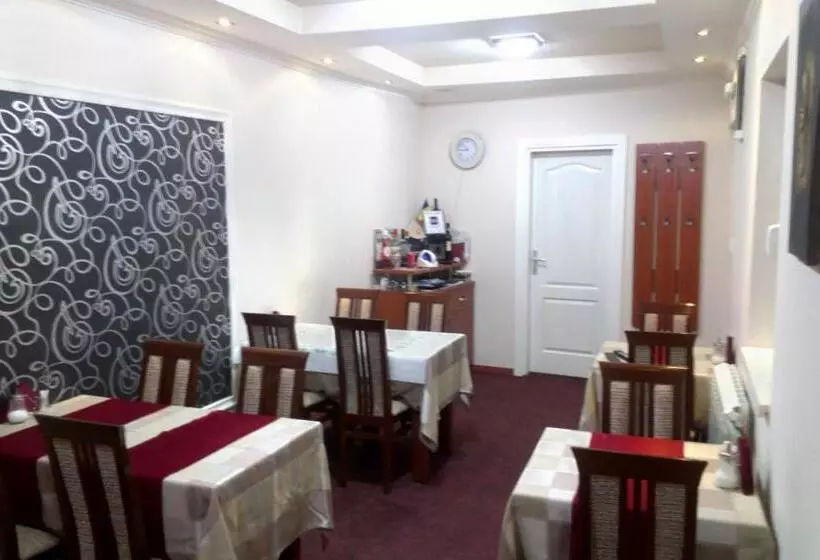 مسافرخانه Private Accommodation Lidija Rakočević