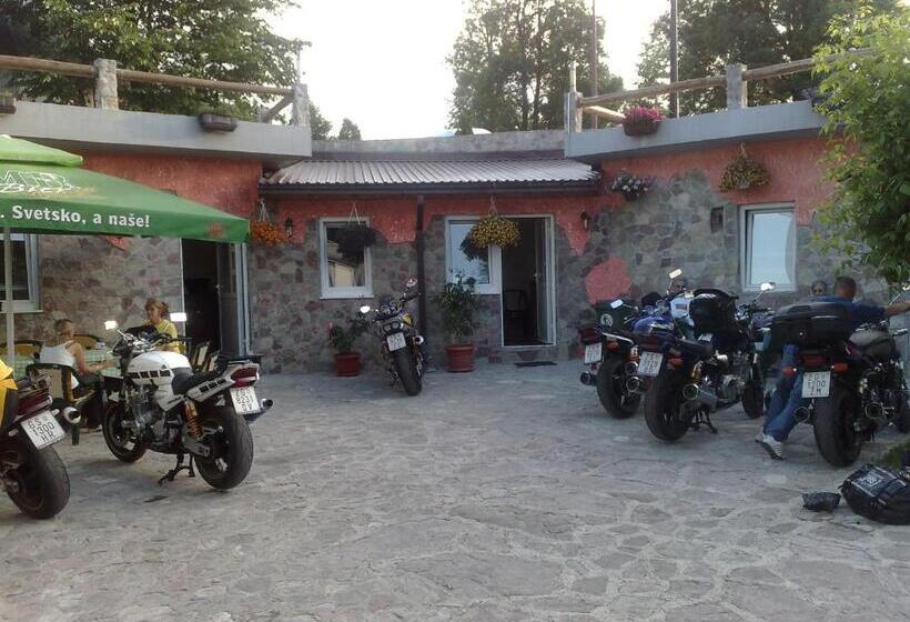 مسافرخانه Private Accommodation Lidija Rakočević