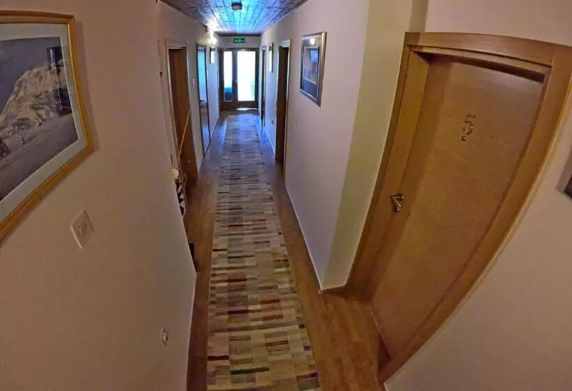هتل Bokeljski Dvori