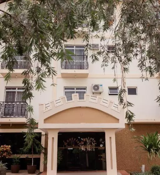 هتل Castelar Novo