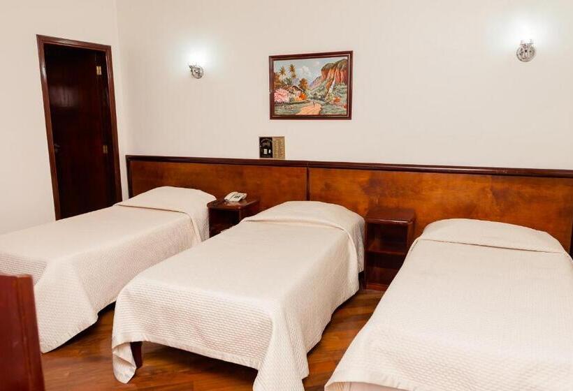 ホテル Castelar Novo