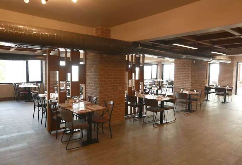 هتل Cay Der Konaklama