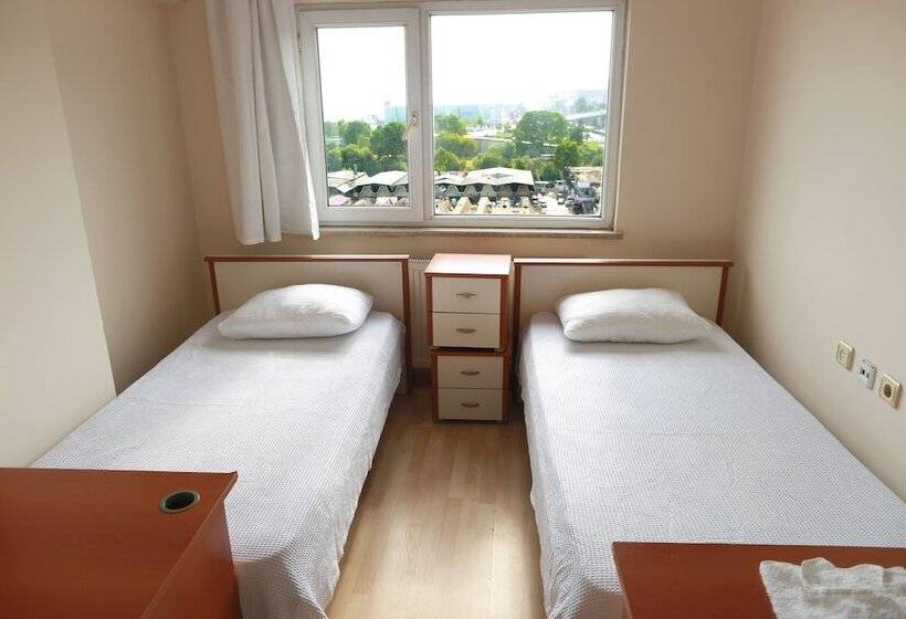 هتل Cay Der Konaklama