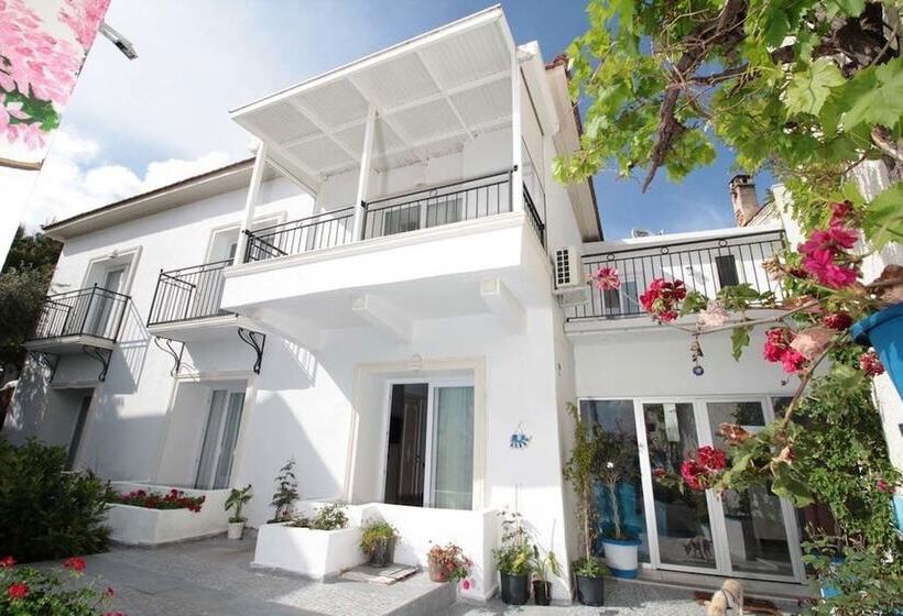 בית מלון כפרי Costa Marina