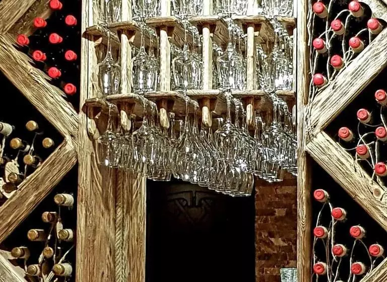 هتل Guglux &wine Cellar