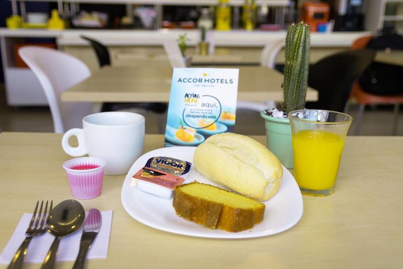 בית מלון כפרי Ibis Budget Piracicaba