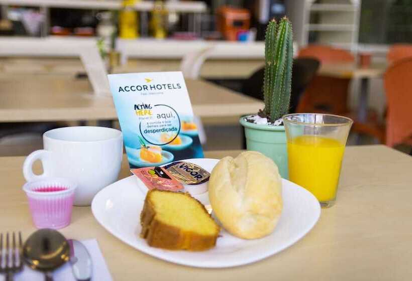 בית מלון כפרי Ibis Budget Piracicaba