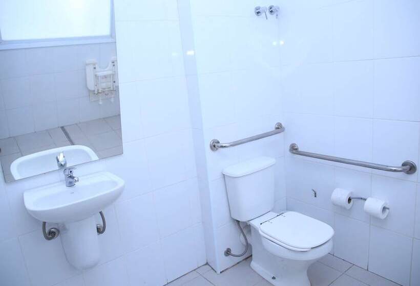 בית מלון כפרי Ibis Budget Piracicaba