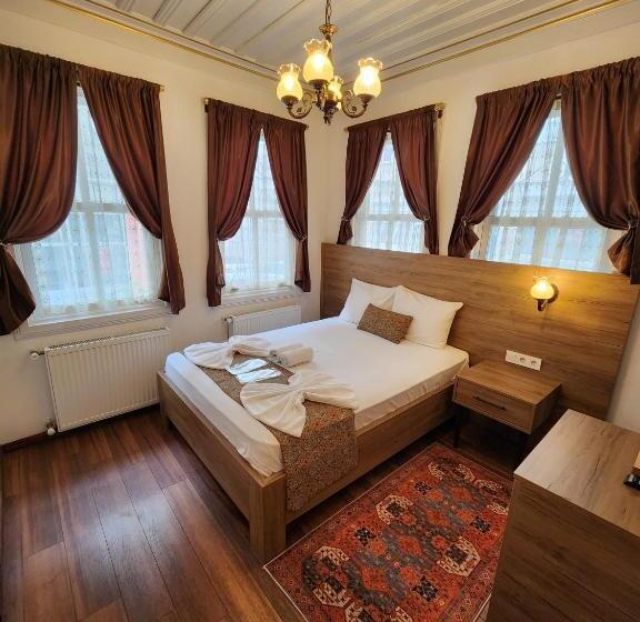 هتل Kadıköy White House