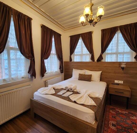 هتل Kadıköy White House