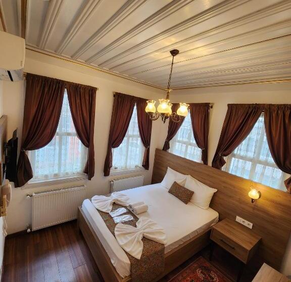 هتل Kadıköy White House