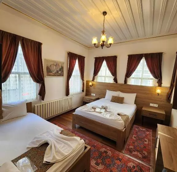 هتل Kadıköy White House