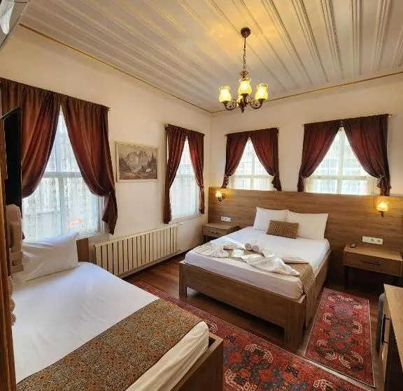 هتل Kadıköy White House