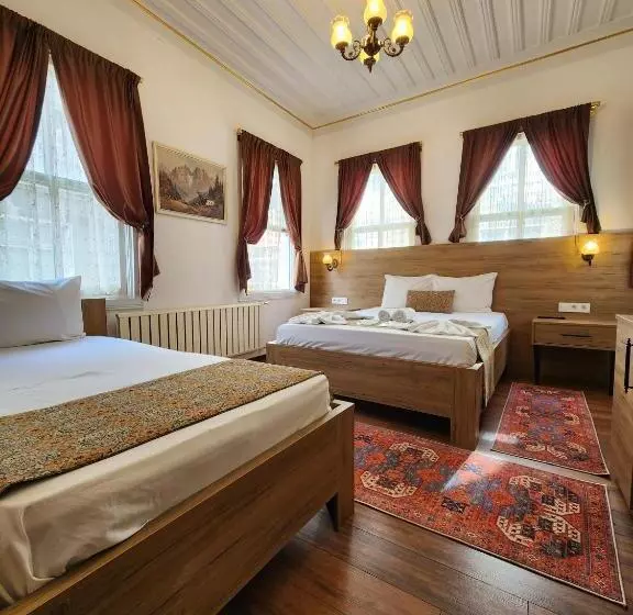 هتل Kadıköy White House